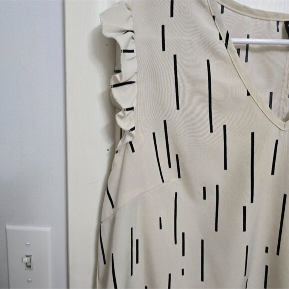 Women's Sleeveless Blouse - Picture 2 of 5